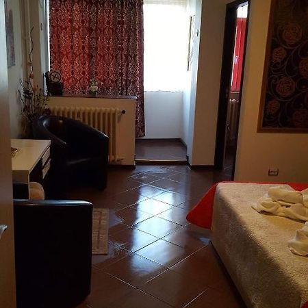 Garsoniera Ioana Apartment Bucharest Luaran gambar